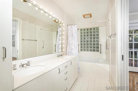 6323 Avenida Cresta, La Jolla, CA 92037 photo 17