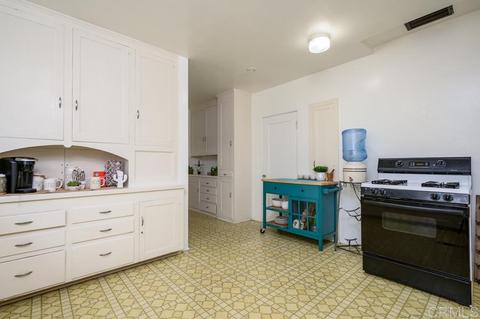466 E St, Chula Vista, CA 91910 photo 16