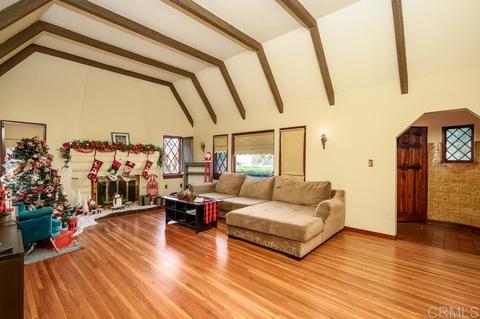 466 E St, Chula Vista, CA 91910 photo 11