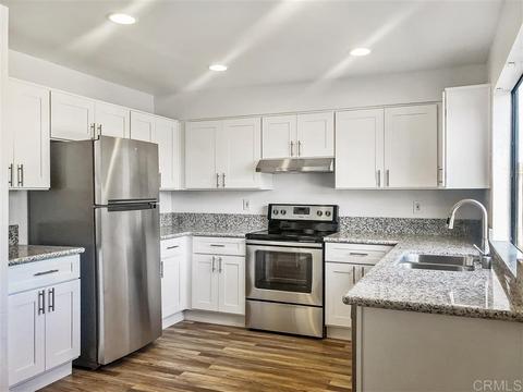 955 Postal Way #18, Vista, CA 92083 photo 1