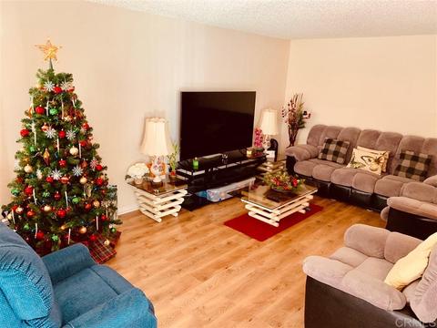 1186 Madera Ln, Vista, CA 92084 photo 4