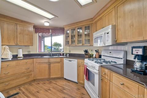 1460 Salem Ct, Oceanside, CA 92057 photo 4