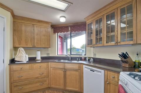 1460 Salem Ct, Oceanside, CA 92057 photo 7