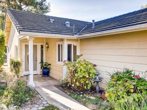 1241 Longfellow Rd, Vista, CA 92081 photo 2