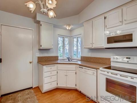 1241 Longfellow Rd, Vista, CA 92081 photo 4
