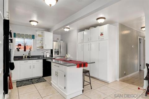 2475 Chatham St, El Cajon, CA 92020 photo 8