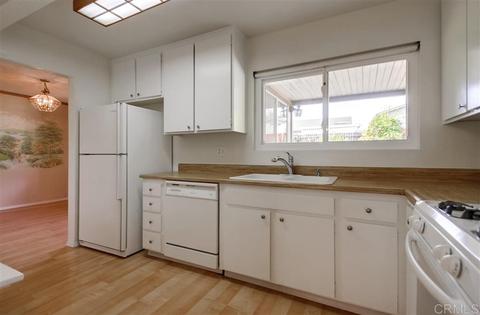 1561 Peacock Blvd, Oceanside, CA 92056 photo 9