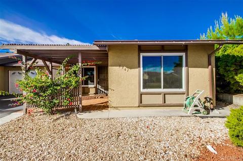 1561 Peacock Blvd, Oceanside, CA 92056 photo 2