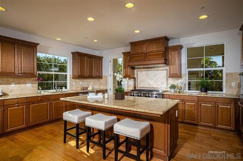 1011 Scarlet Way, Encinitas, CA 92024 photo 3