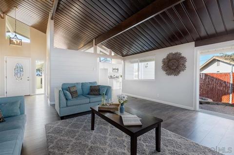402 Avalon Dr, Vista, CA 92084 photo 9