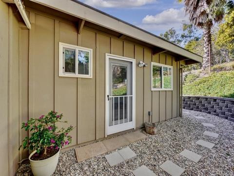 1351 Knoll Park Ln, Fallbrook, CA 92028 photo 17