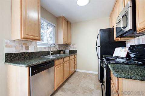 390 N 1st St #4, El Cajon, CA 92021 photo 4