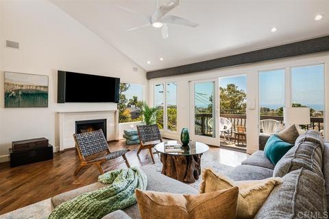 752 Cornish Dr, Encinitas, CA 92024 photo 2