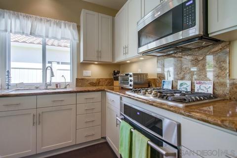 2302 Fallbrook Pl, Escondido, CA 92027 photo 9