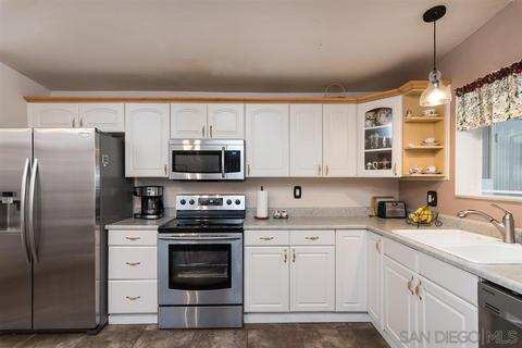 9251 Heatherdale St, Santee, CA 92071 photo 2