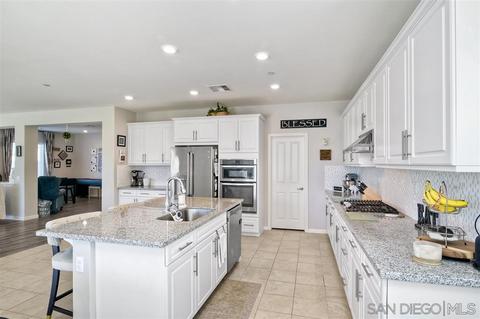 627 Stirrup Way, Escondido, CA 92026 photo 5