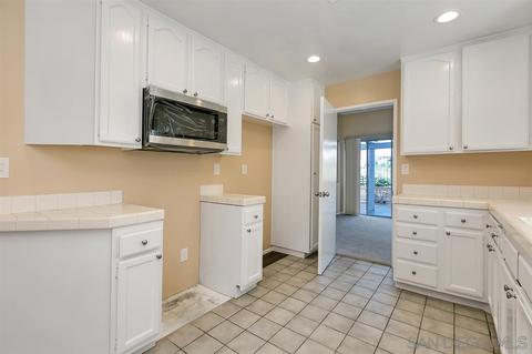 1438 Golfcrest Pl, Vista, CA 92081 photo 6