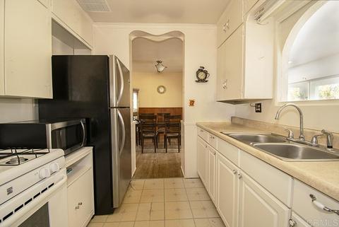 671 Sunset Dr, Vista, CA 92081 photo 3