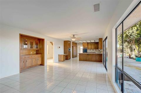 825 Evergreen Ln, Vista, CA 92084 photo 10
