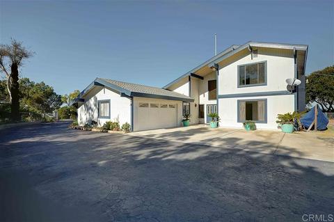 825 Evergreen Ln, Vista, CA 92084 photo 3