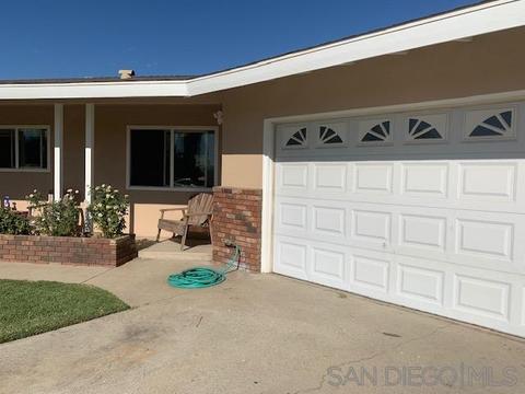 582 E Valencia St, Rialto, CA 92376 photo 3