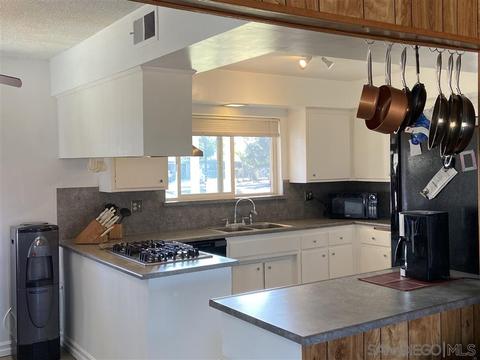 582 E Valencia St, Rialto, CA 92376 photo 4