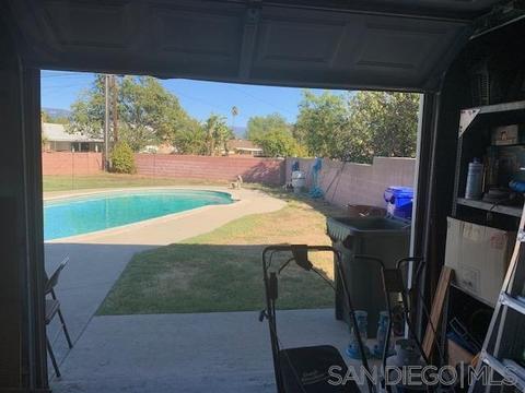 582 E Valencia St, Rialto, CA 92376 photo 15