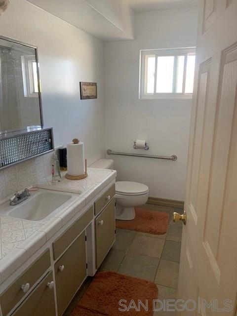 582 E Valencia St, Rialto, CA 92376 photo 9