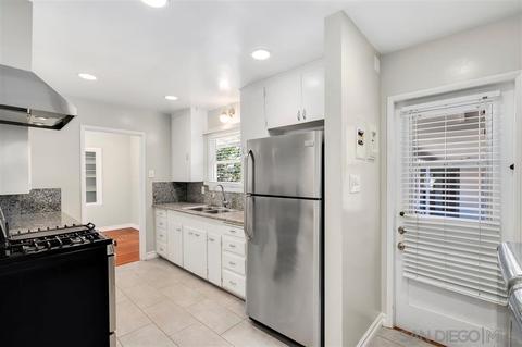 705 West St, Oceanside, CA 92054 photo 11