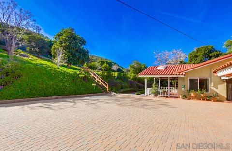 12050 Rocoso Rd, Lakeside, CA 92040 photo 3