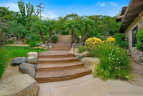 2046 Mango Gln, Vista, CA 92084 photo 3