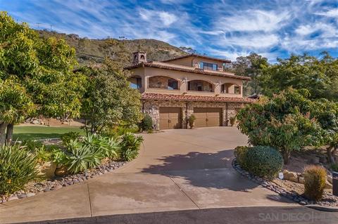2046 Mango Gln, Vista, CA 92084 photo 2