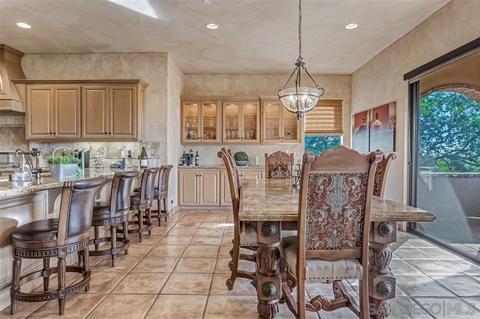2046 Mango Gln, Vista, CA 92084 photo 9
