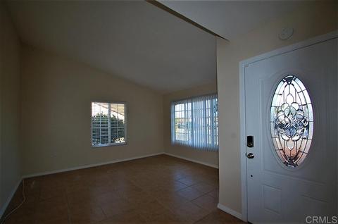 3533 Strawberry Pl, Oceanside, CA 92056 photo 2