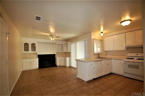 3533 Strawberry Pl, Oceanside, CA 92056 photo 3
