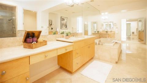 464 Prospect St #402, La Jolla, CA 92037 photo 16