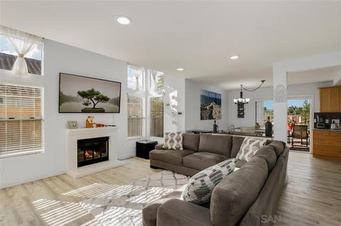 1622 Harbor Dr, Vista, CA 92081 photo 2