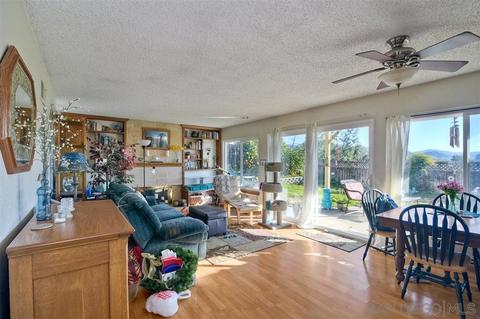2354 Valley View Pl, Escondido, CA 92026 photo 5