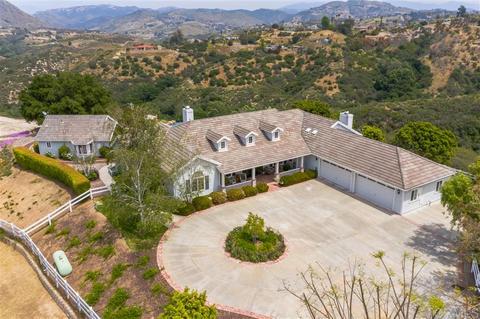 982 River Oaks Ln, Fallbrook, CA 92028 photo 2