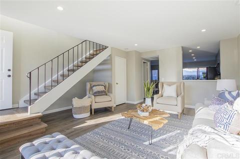 876 Marigold, Carlsbad, CA 92011 photo 3