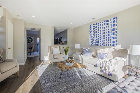 876 Marigold, Carlsbad, CA 92011 photo 2