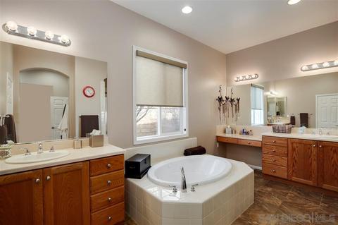 370 Melbourne Gln, Escondido, CA 92026 photo 16