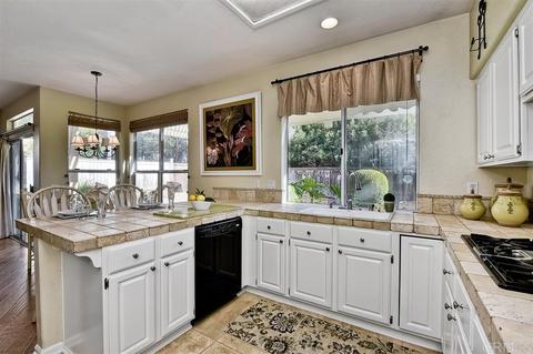 1098 Funquest Dr, Fallbrook, CA 92028 photo 11