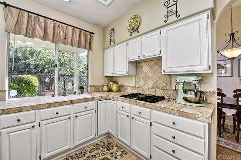 1098 Funquest Dr, Fallbrook, CA 92028 photo 9