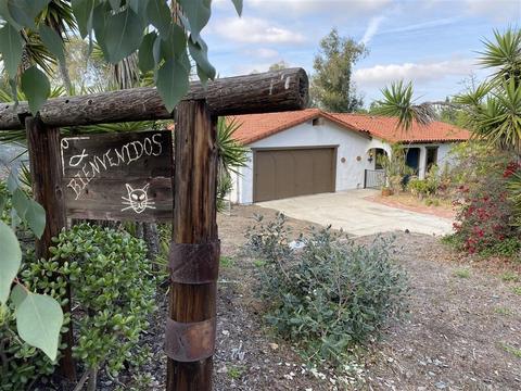1209 Sunset Dr, Vista, CA 92081 photo 2