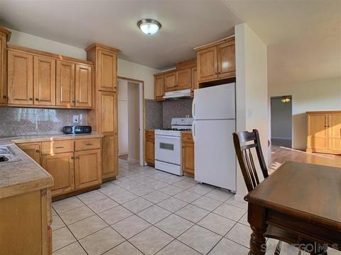 916 Ramona Ave, Spring Valley, CA 91977 photo 10