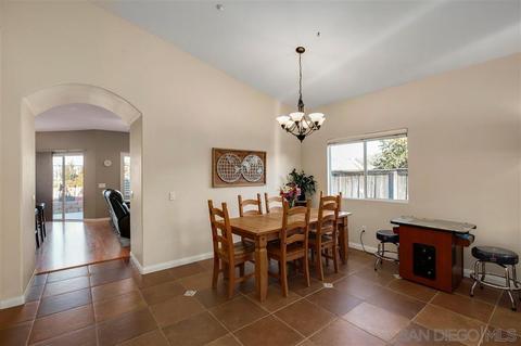 986 Bel Air Dr E, Vista, CA 92084 photo 7
