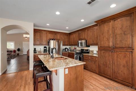 986 Bel Air Dr E, Vista, CA 92084 photo 11
