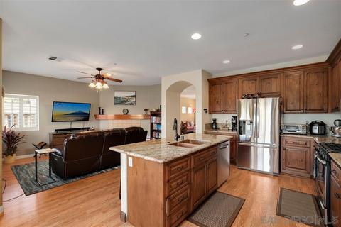 986 Bel Air Dr E, Vista, CA 92084 photo 10