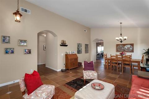 986 Bel Air Dr E, Vista, CA 92084 photo 6